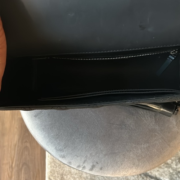 Tory Burch FLEMING MATTE CONVERTIBLE SHOULDER BAG - Picture 6 of 6